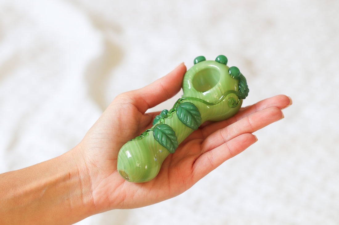 Leaves Glass Pipe